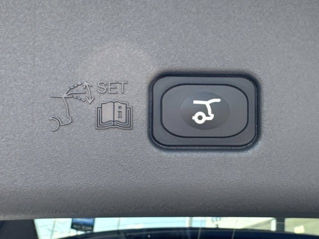 New 2026 Lincoln Nautilus Reserve w/ Jet Appearance Package AWD/4WD image 13