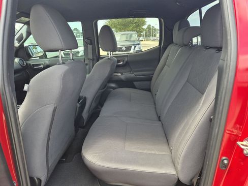 Used 2019 Toyota Tacoma TRD Off-Road AWD/4WD image 9