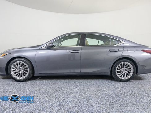 Used 2019 Lexus ES 350 w/ Accessory Package FWD image 4