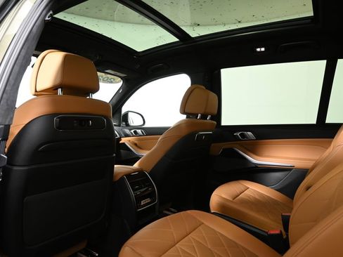 Certified 2023 BMW X7 xDrive40i w/ M Sport Package image 33