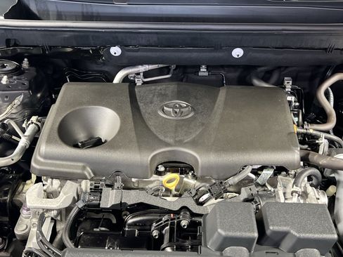 Used 2024 Toyota RAV4 XLE AWD/4WD image 29