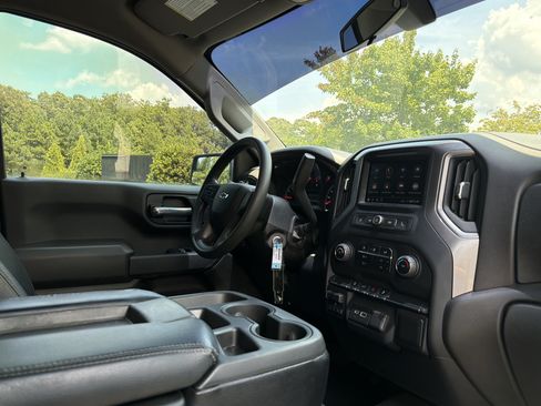 Used 2021 Chevrolet Silverado 1500 Custom Trail Boss AWD/4WD image 57