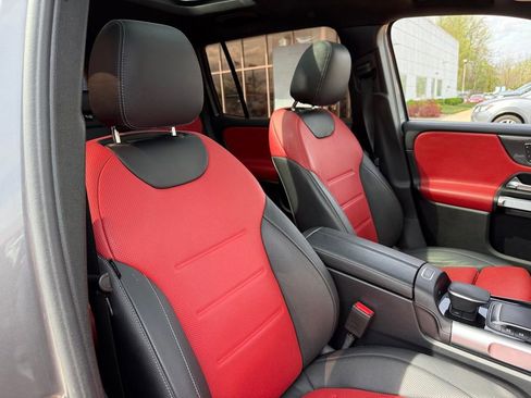 Used 2021 Mercedes-Benz GLB 35 AMG 4MATIC image 26