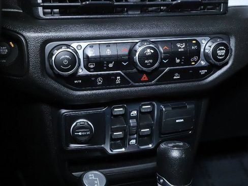 Used 2024 Jeep Wrangler Unlimited Sport AWD/4WD image 32