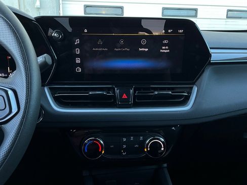 Used 2025 Chevrolet TrailBlazer LT image 22