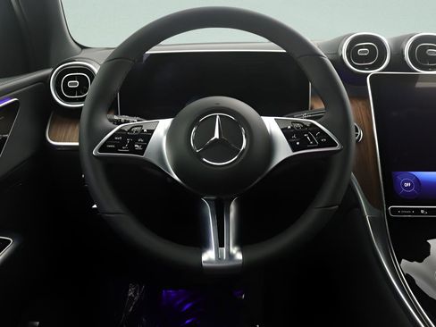 Certified 2024 Mercedes-Benz GLC 300 image 8