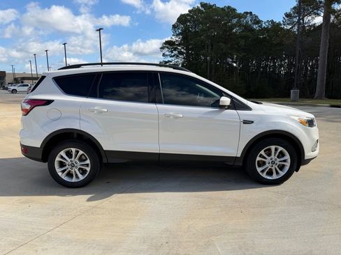 Used 2018 Ford Escape SE image 6