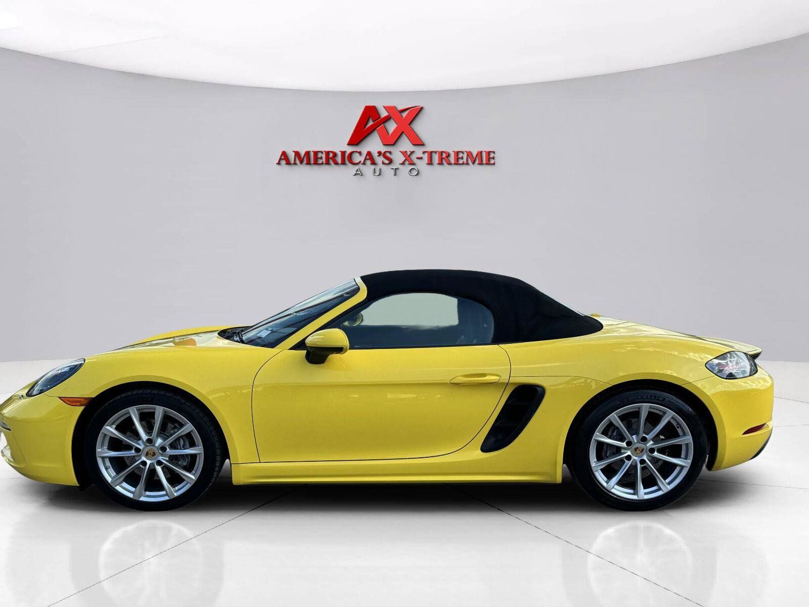 Used 2018 Porsche 718 Boxster RWD image 2