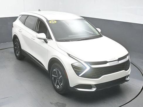 Used 2025 Kia Sportage LX FWD image 41