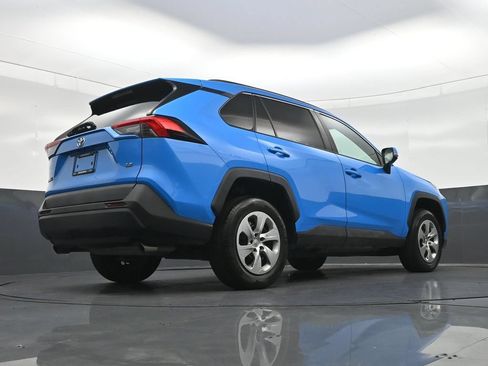 Used 2020 Toyota RAV4 LE FWD image 26
