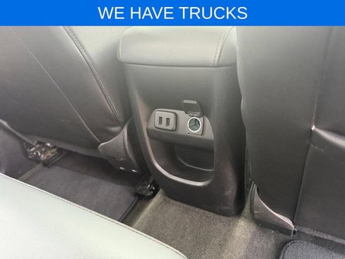 Used 2017 Chevrolet Colorado Z71 RWD image 38