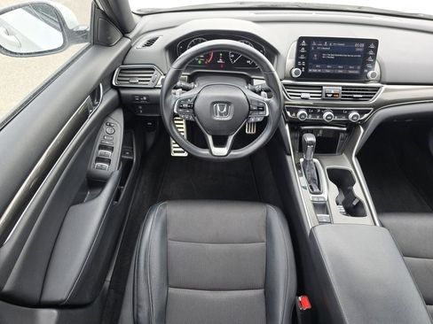 Used 2018 Honda Accord Sport image 25