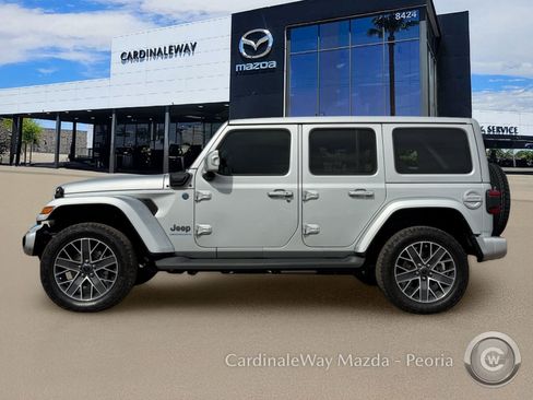 Used 2024 Jeep Wrangler High Altitude AWD/4WD image 3