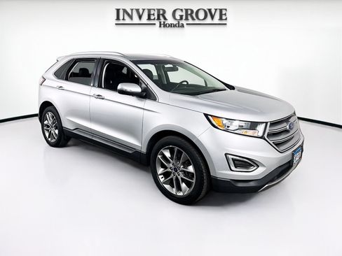 Used 2017 Ford Edge Titanium w/ Technology Package AWD/4WD image 3