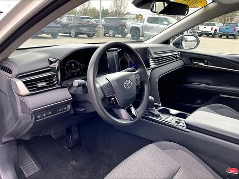 Used 2025 Toyota Camry LE FWD image 8