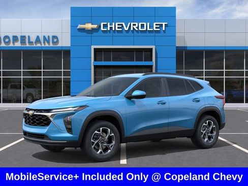 New 2026 Chevrolet Trax LT w/ Driver Confidence Package FWD image 2