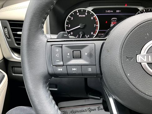 Used 2023 Nissan Rogue SV w/ SV Premium B Package FWD image 11