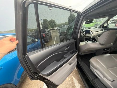 Used 2017 Honda Pilot Elite image 25
