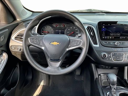 Used 2024 Chevrolet Malibu LT image 5