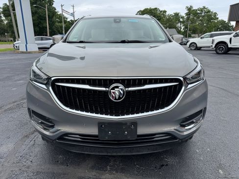 Used 2019 Buick Enclave Premium w/ Experience Buick Package FWD image 2