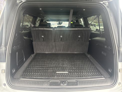 Used 2024 Jeep Wagoneer L Series II image 5