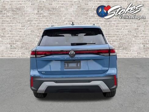 Certified 2025 Volkswagen Tiguan SE FWD image 5