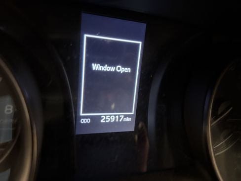 Used 2023 Toyota Camry SE FWD image 5