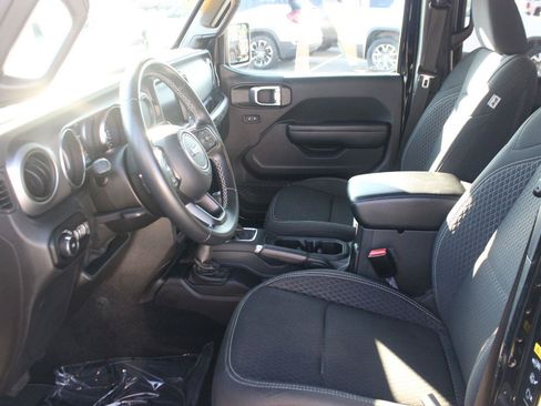 Used 2021 Jeep Wrangler Unlimited Sport AWD/4WD image 14