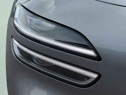 Certified 2026 Genesis G70 2.5T RWD image 10