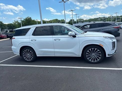 Used 2023 Hyundai Palisade Calligraphy w/ Winter Package AWD/4WD image 5