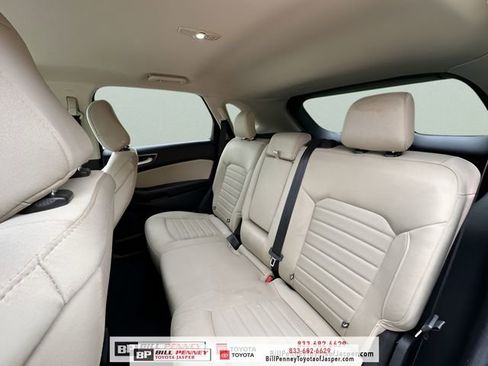 Used 2020 Ford Edge SE image 22