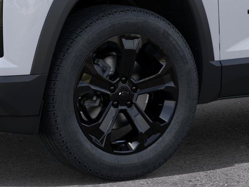 New 2026 Chevrolet Equinox LT w/ Convenience Package II FWD image 9