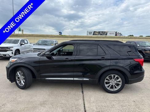 Used 2022 Ford Explorer XLT w/ Equipment Group 202A RWD image 3