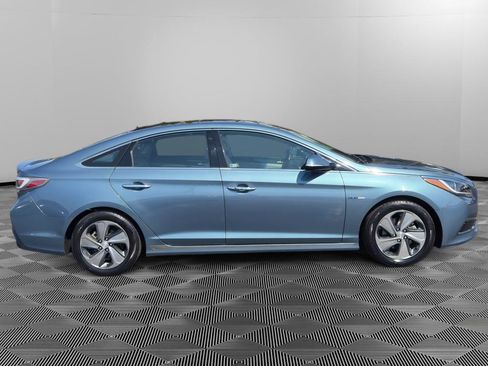 Used 2016 Hyundai Sonata Limited w/ Option Group 02 FWD image 8