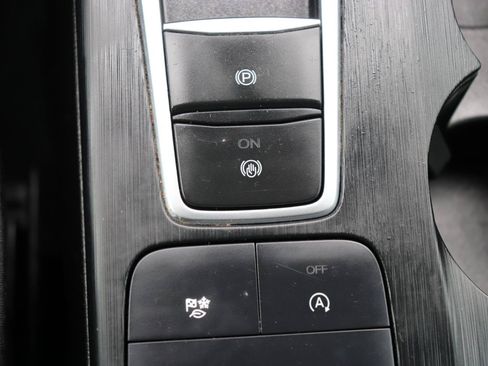 Used 2025 Ford Escape Active AWD/4WD image 37