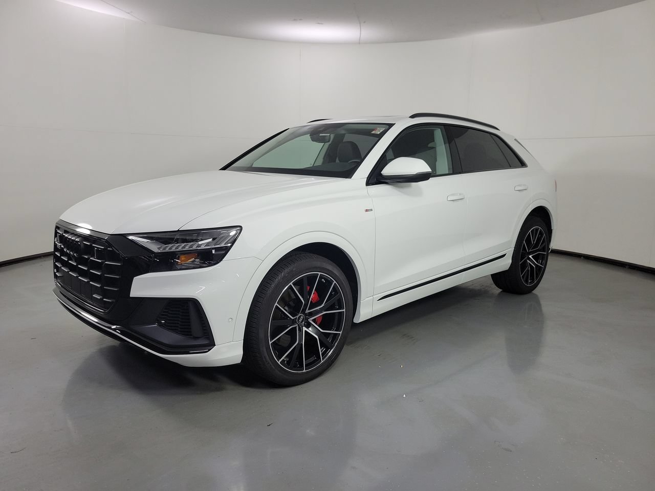 Used 2023 Audi Q8 Premium Plus w/ Premium Plus Package AWD/4WD image 3