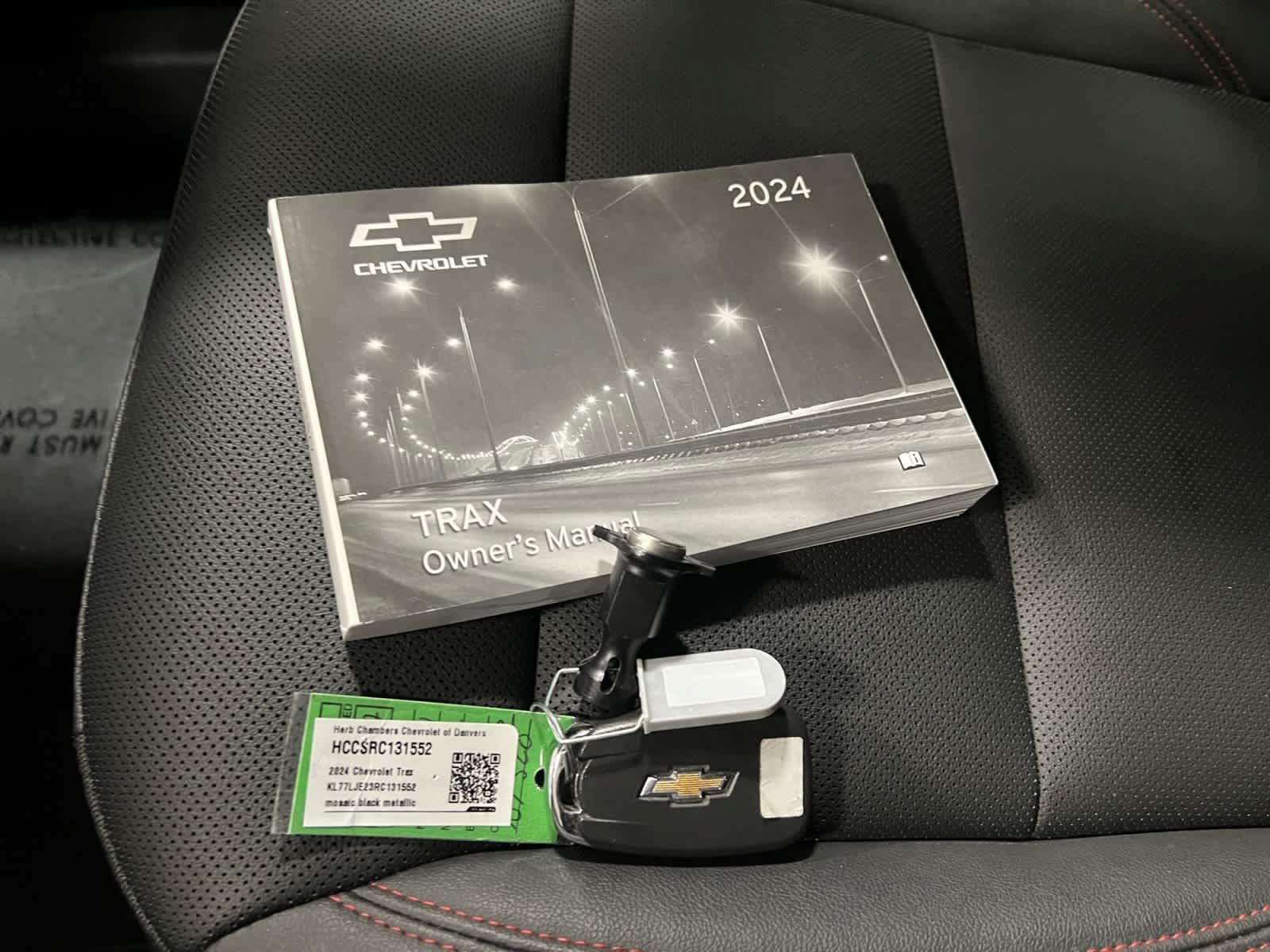 Used 2024 Chevrolet Trax RS w/ Sunroof Package FWD image 12