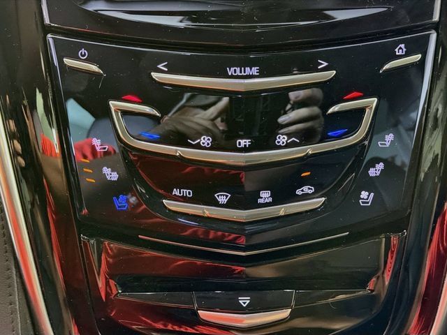 Used 2020 Cadillac Escalade ESV Luxury AWD/4WD image 19