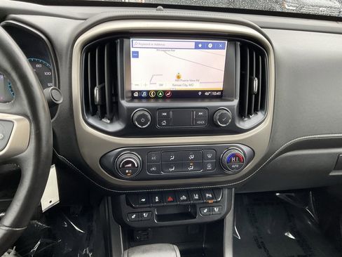 Used 2021 GMC Canyon Denali image 15