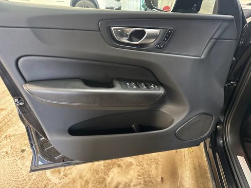 Used 2023 Volvo XC60 B5 Plus AWD/4WD image 15