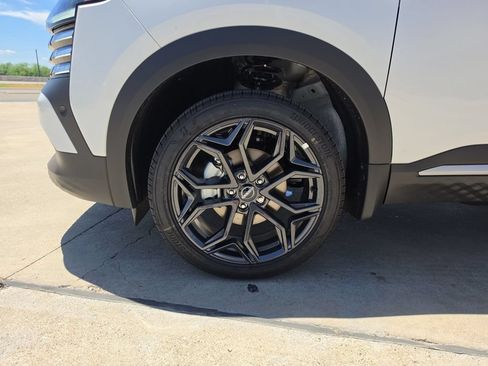 New 2026 Nissan Kicks SR w/ SR Premium Package FWD image 28