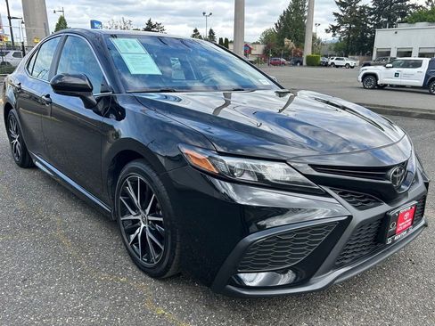 Certified 2024 Toyota Camry SE w/ Cold Weather Package FWD image 3