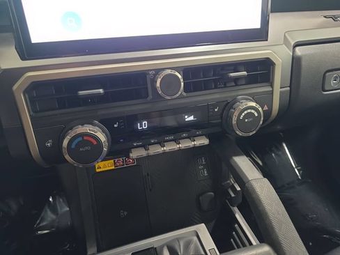 Certified 2024 Toyota Tacoma TRD Off-Road w/ TRD Off Road Upgrade Package AWD/4WD image 24