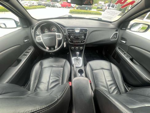 Used 2014 Chrysler 200 Limited FWD image 10