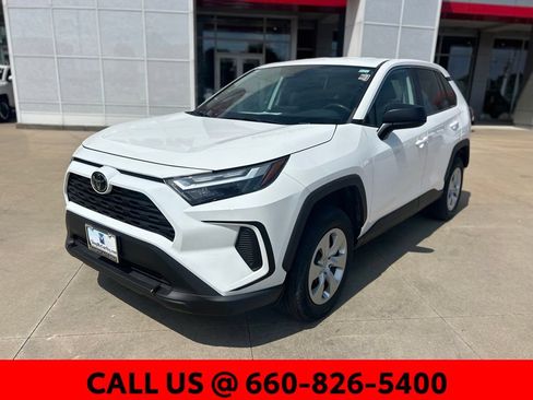 Used 2023 Toyota RAV4 LE AWD/4WD image 2