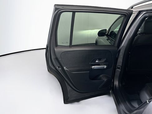 Used 2023 Mercedes-Benz GLB 250 image 28