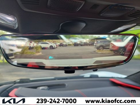 Used 2022 Chevrolet Corvette Stingray Premium Conv w/ Z51 Performance Package RWD image 32