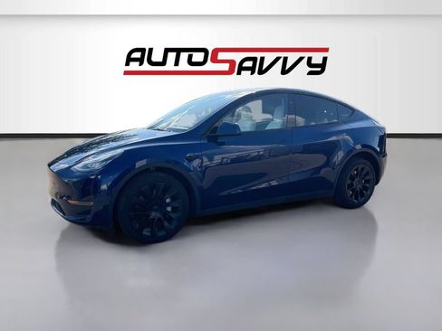 Used 2023 Tesla Model Y Long Range AWD/4WD image 3