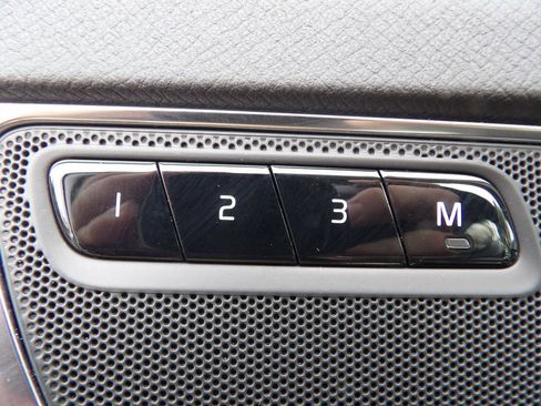 Certified 2024 Volvo XC90 B5 Core w/ Climate Package image 10