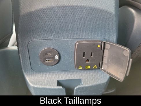Used 2024 Ford Maverick Lariat w/ Black Appearance Package FWD image 16
